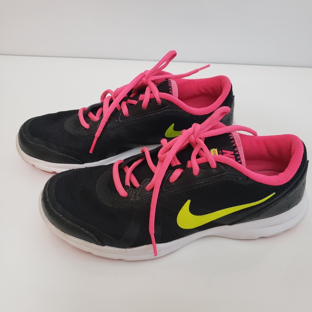 Women's Nike Size 8 core motion tr2 great condition